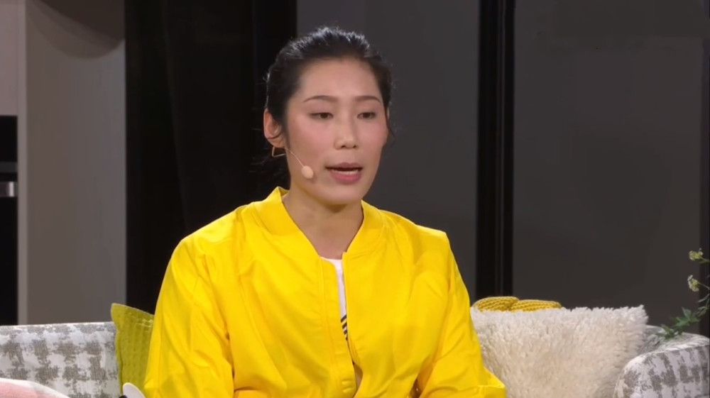 白兰度看上往确切很合适唐科里昂的形象，首要是由于他的表演，还有一部门缘由则在于化装结果，虽然他嘴里的棉花可能塞得稍多了一点，令他的面目面貌下半部完全掉往了动态。